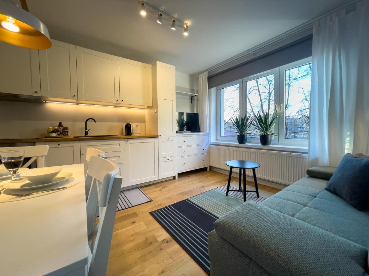 שורזוב Urban Apartments Studio No 4A, Free Private Parking, Self Check-In מראה חיצוני תמונה