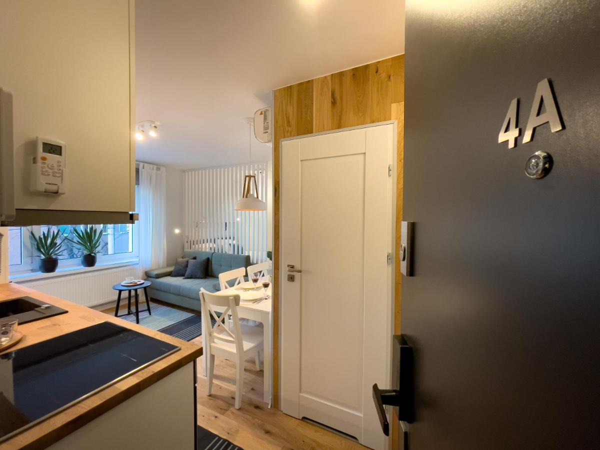 שורזוב Urban Apartments Studio No 4A, Free Private Parking, Self Check-In מראה חיצוני תמונה